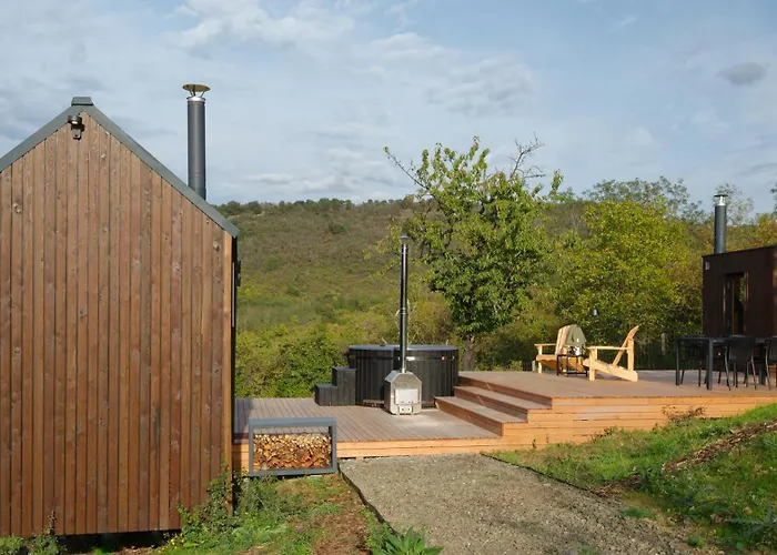 샬레 Nestoff Romhány